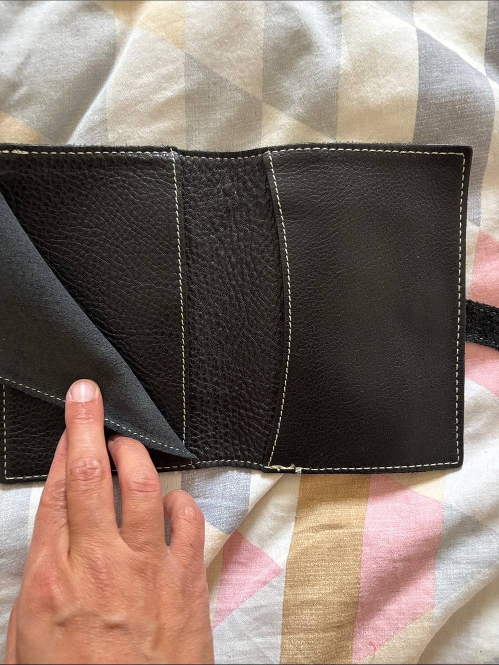 Roots genuine leather Black Bifold passport wallet with Stitch Detail - Picture 6 of 7